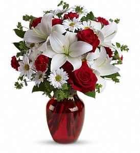 Be My Love Bouquet with Red Roses in Sewell NJ, Lamp Light Florist And Gift