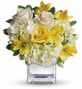 Teleflora's Sweetest Sunrise Bouquet in Sewell NJ, Lamp Light Florist And Gift