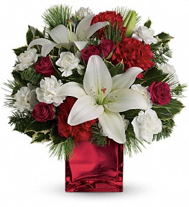 Caroling in the Snow by Teleflora in Sewell NJ, Lamp Light Florist And Gift