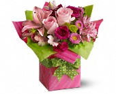 Lamp Light Florist And Gift, Sewell, New Jersey - Teleflora's Pretty Pink Present, picture